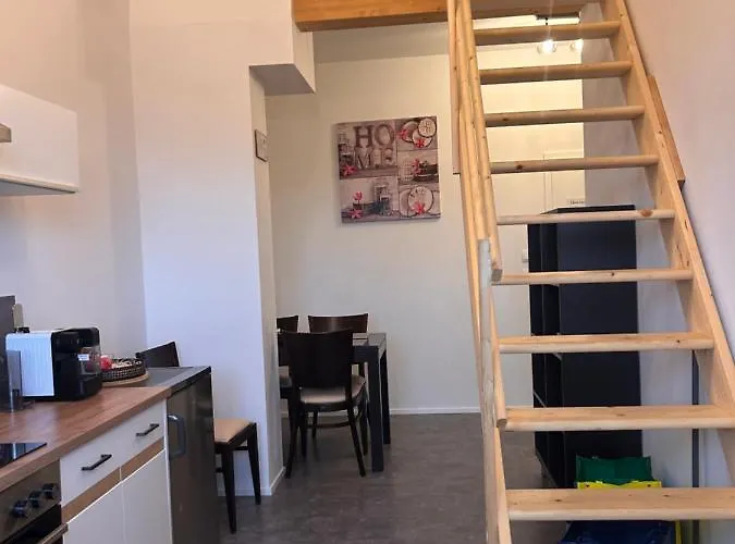 Moderne Maisonettewohnung/2 Zimmer/küche/bad #2 *